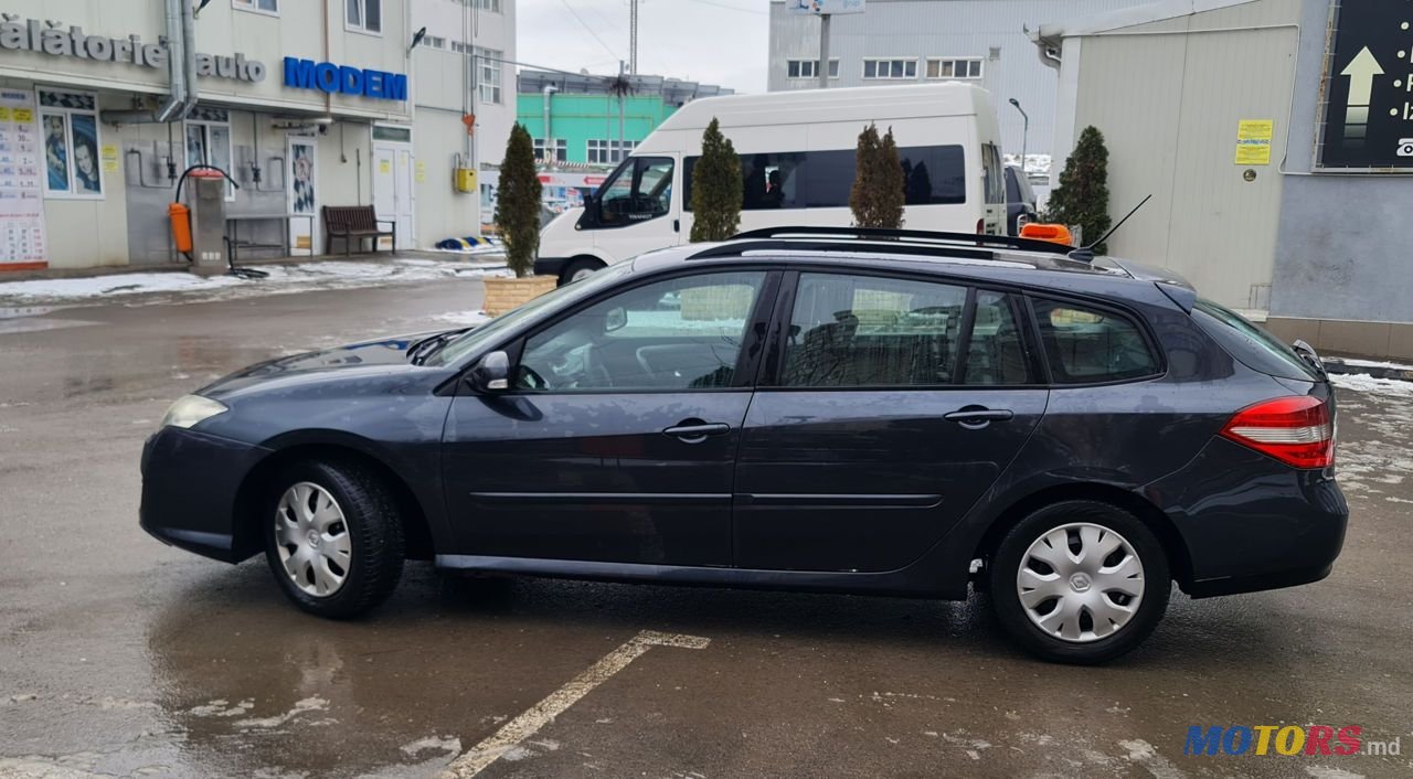 2010' Renault Laguna photo #3