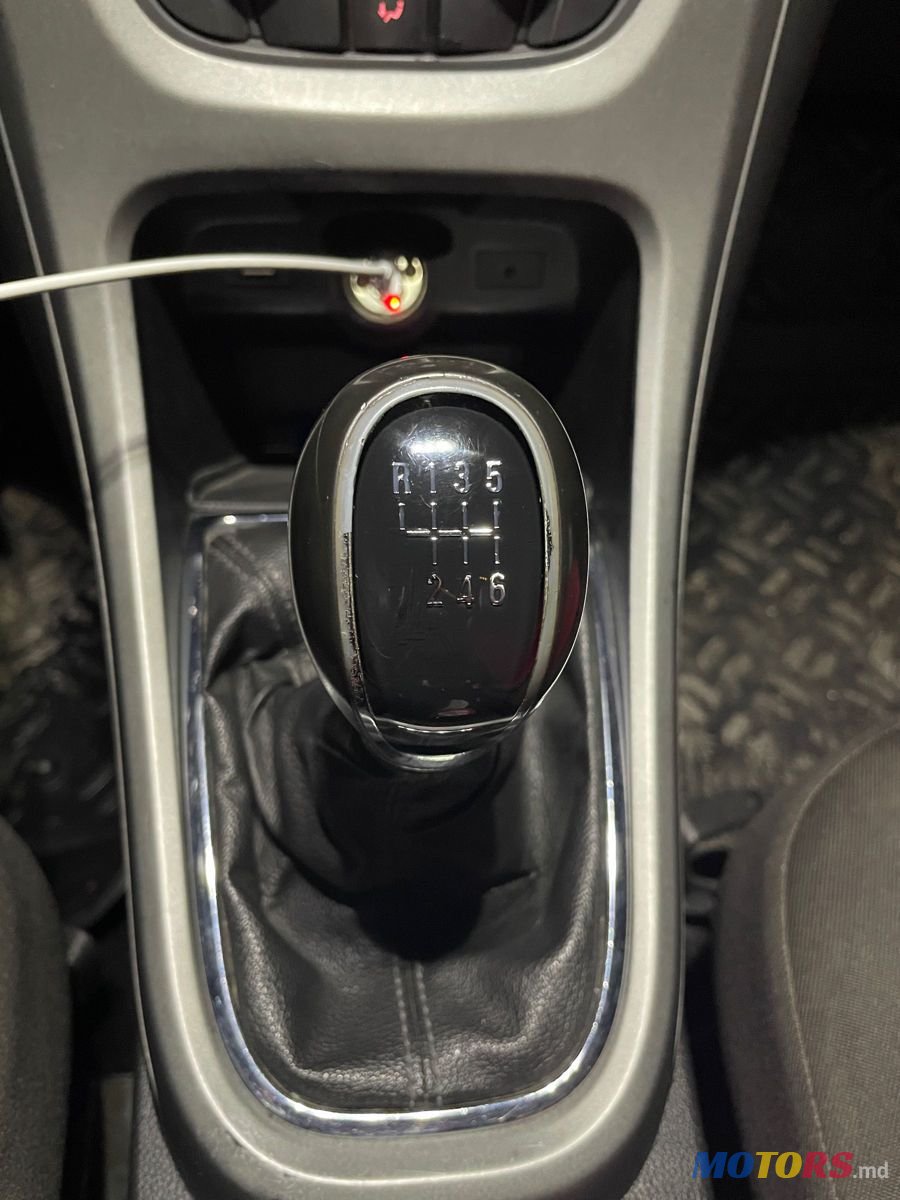 2013' Opel Astra photo #6