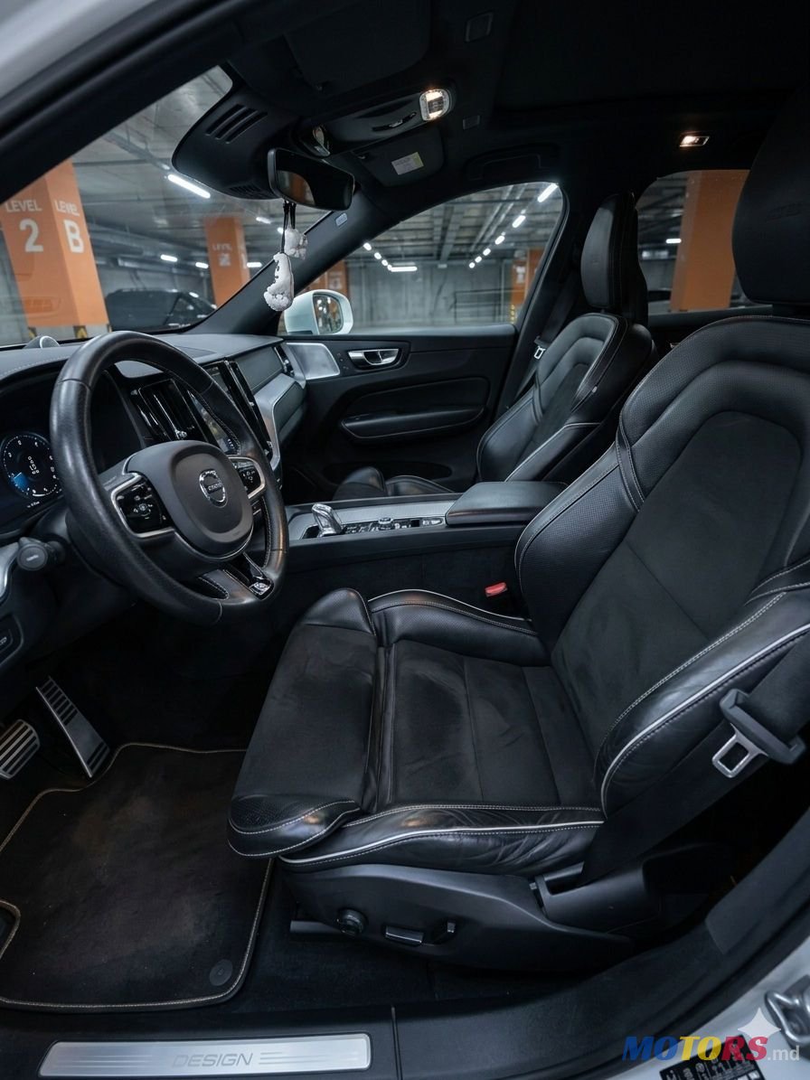2018' Volvo XC60 photo #3