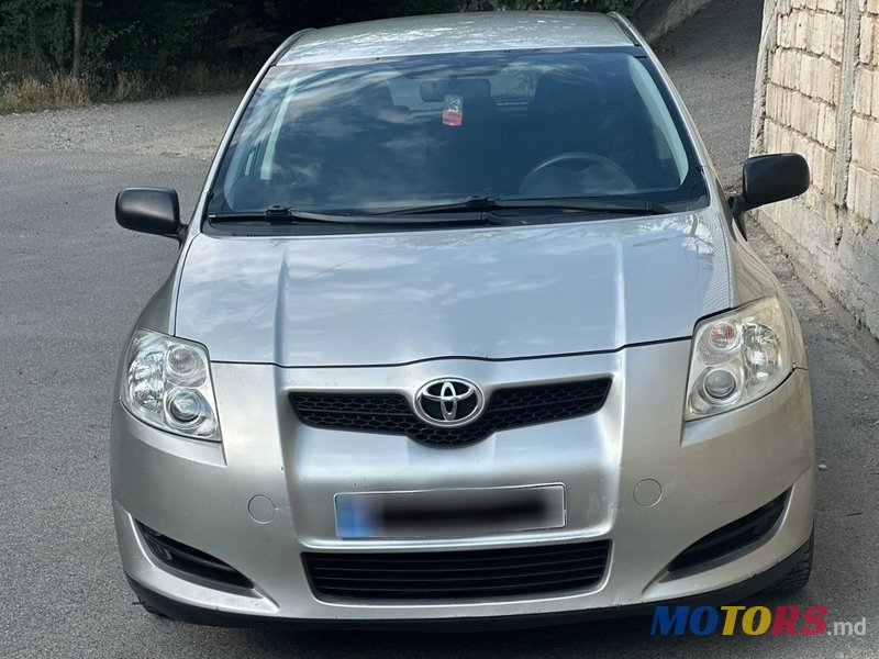 2008' Toyota Auris photo #2