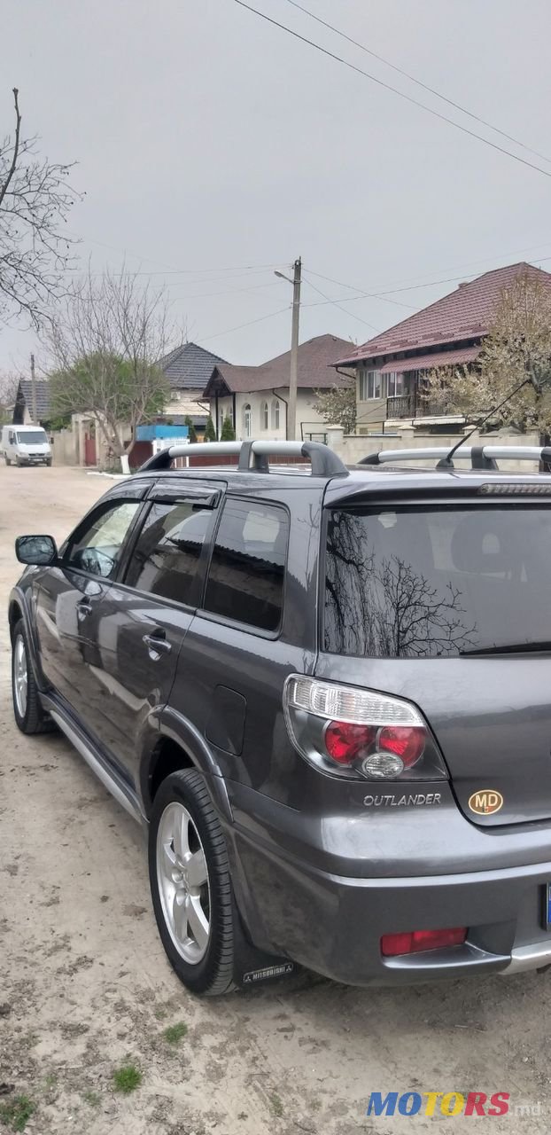 2006' Mitsubishi Outlander photo #1