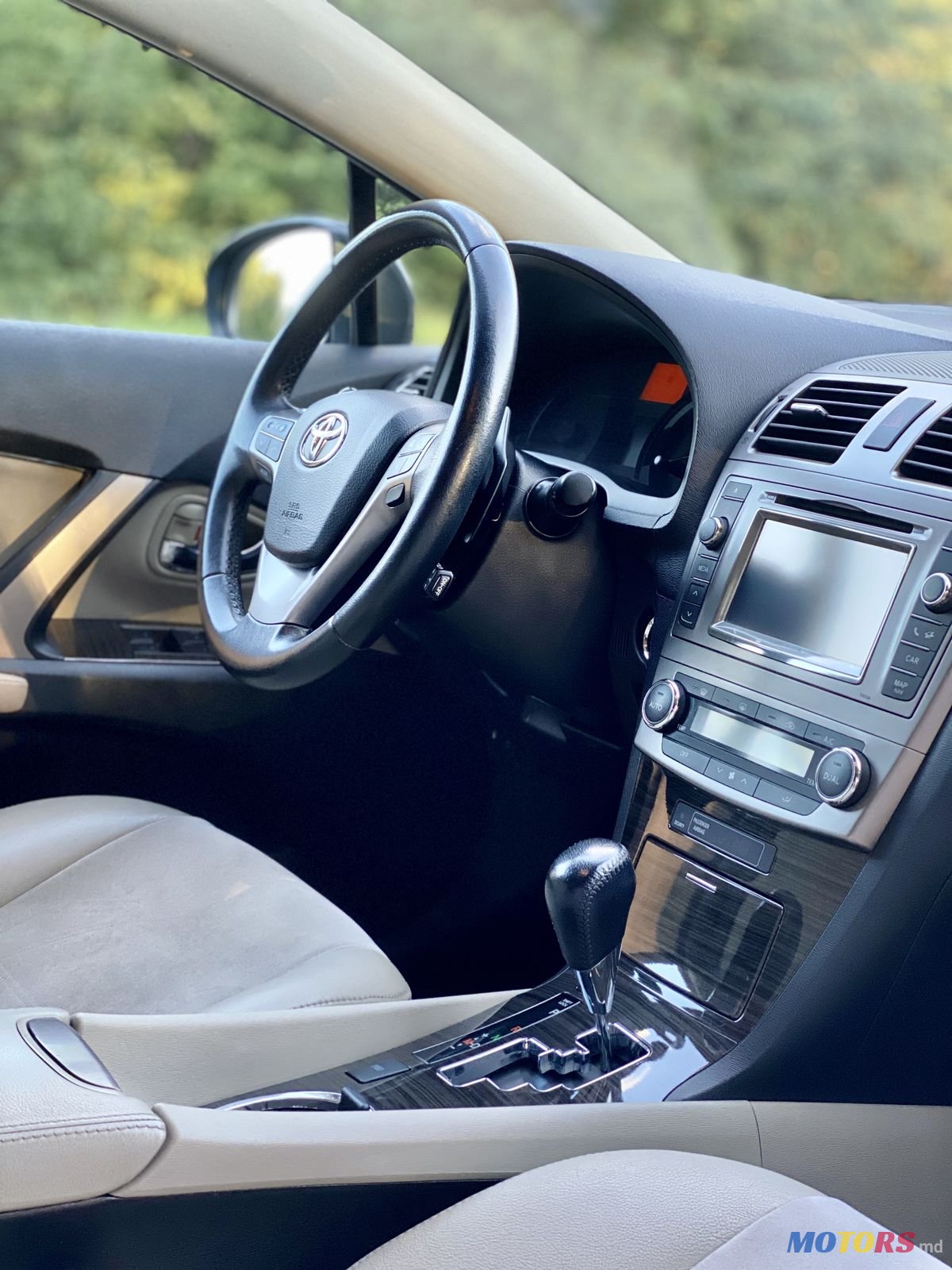 2012' Toyota Avensis photo #4