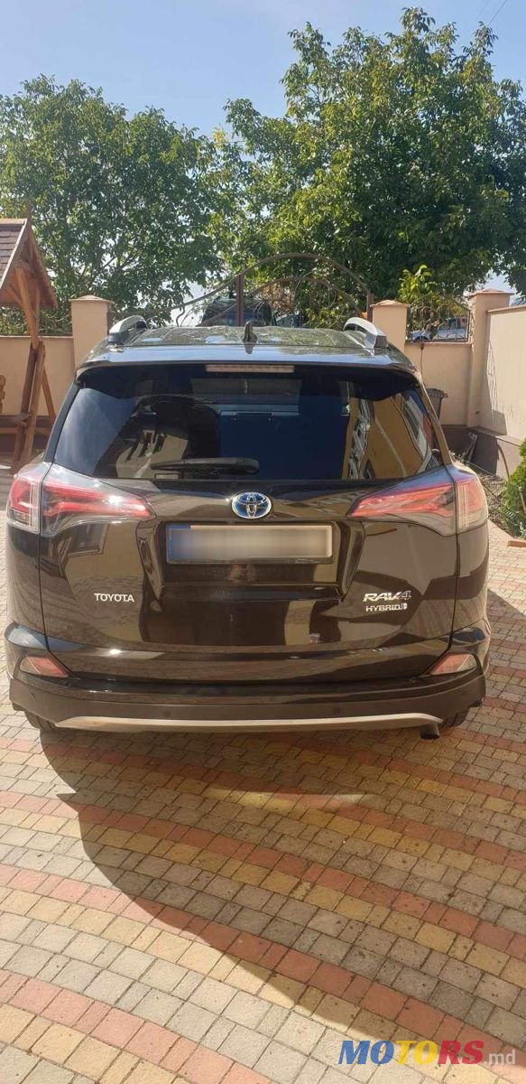 2018' Toyota RAV4 photo #2