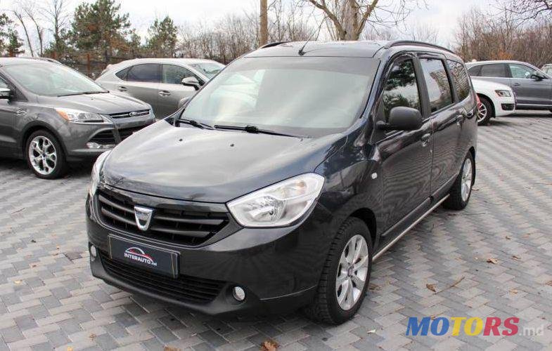 2013' Dacia Lodgy photo #1