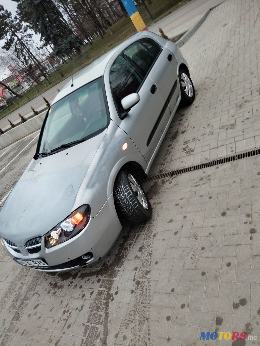 2005' Nissan Almera photo #3