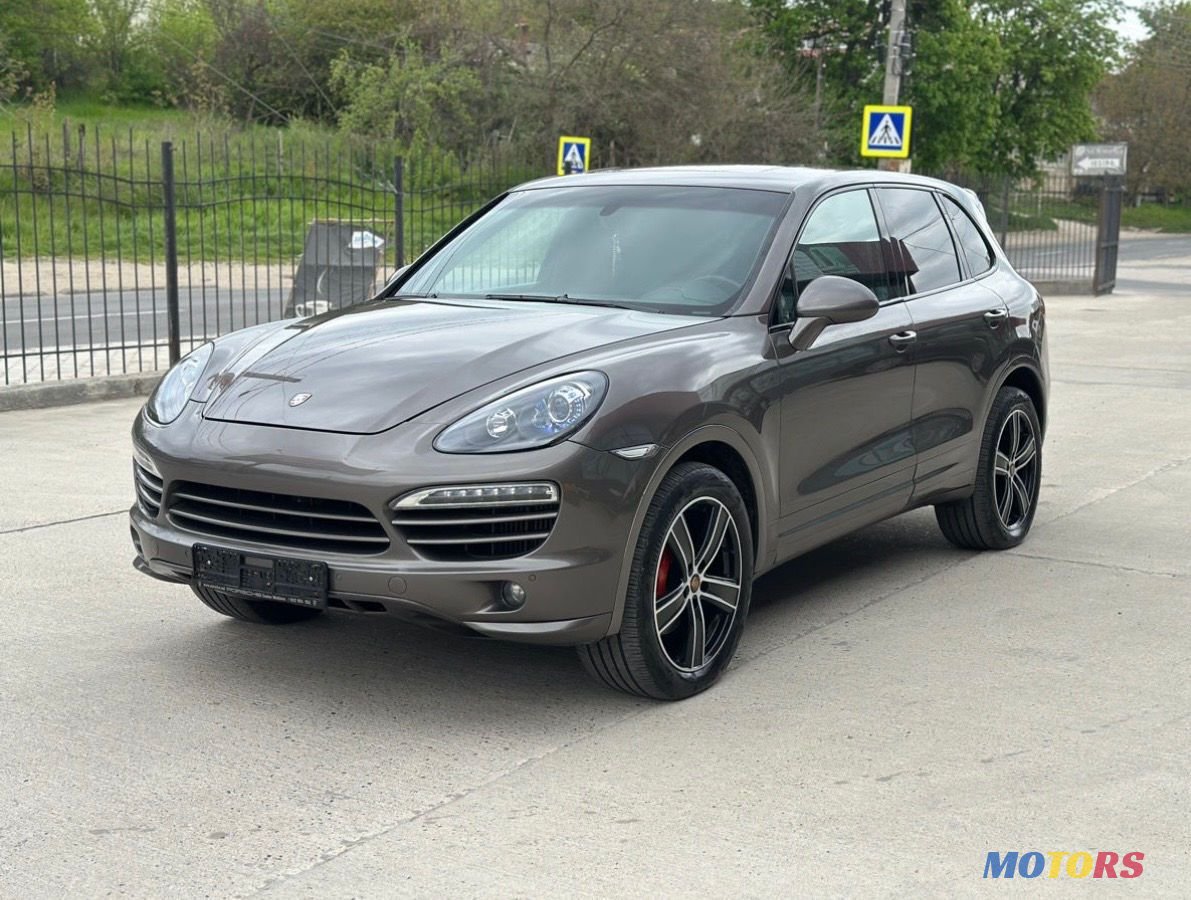 2012' Porsche Cayenne photo #4