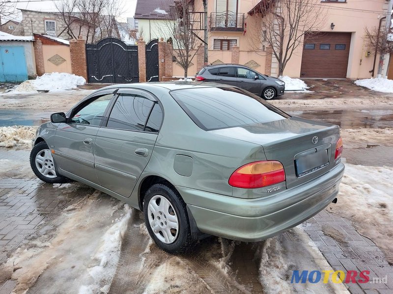 2003' Toyota Avensis photo #5