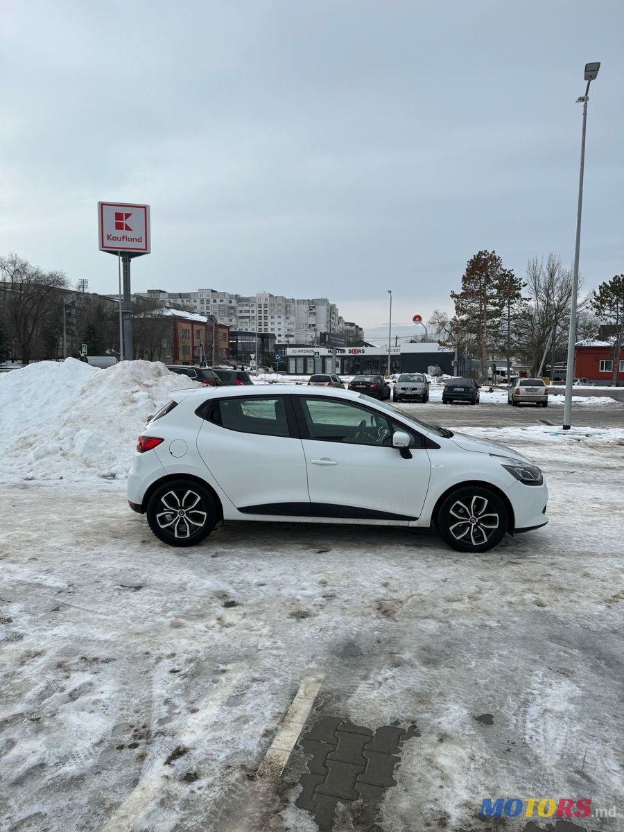 2014' Renault Clio photo #2