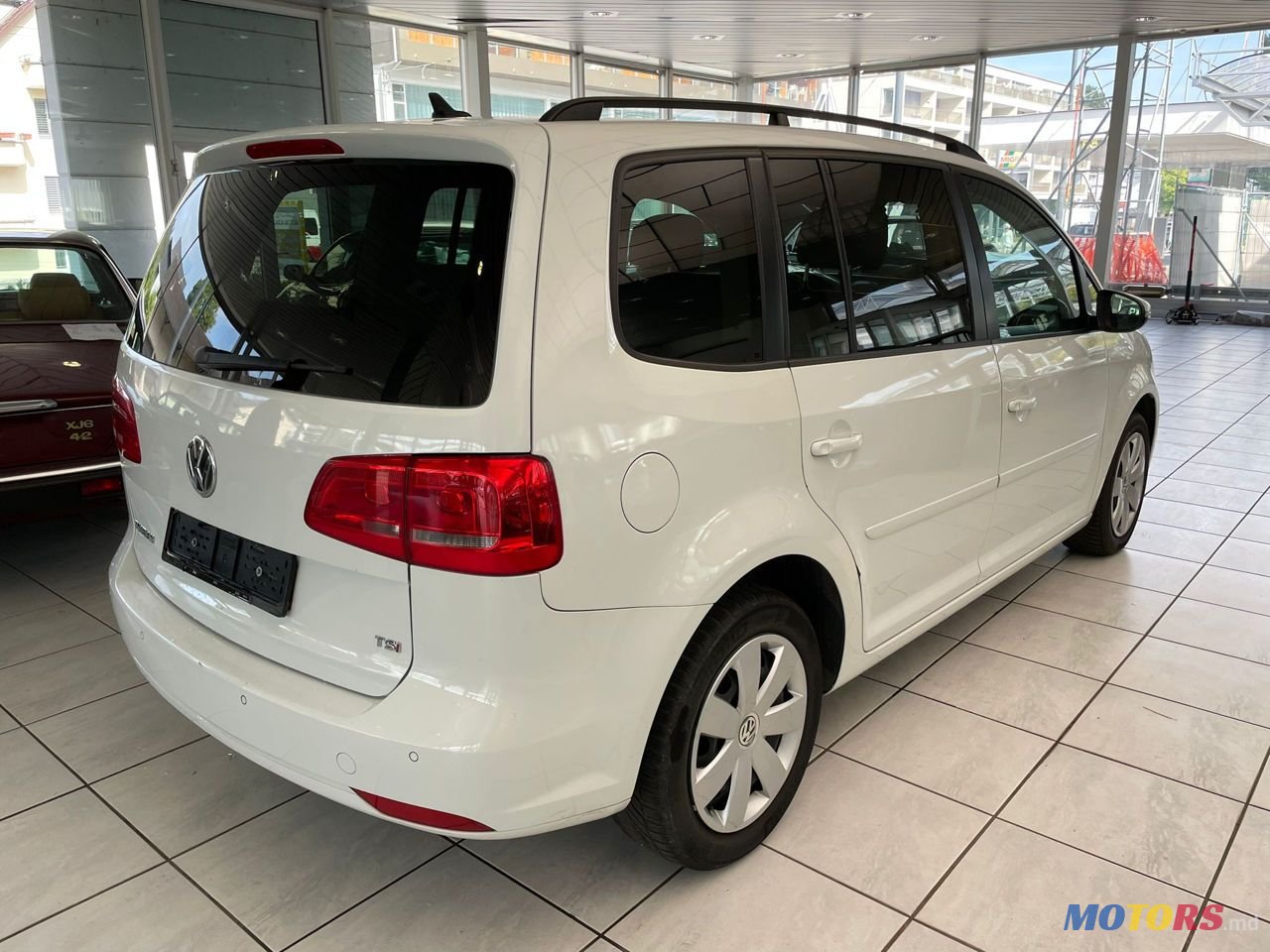 2015' Volkswagen Touran photo #4