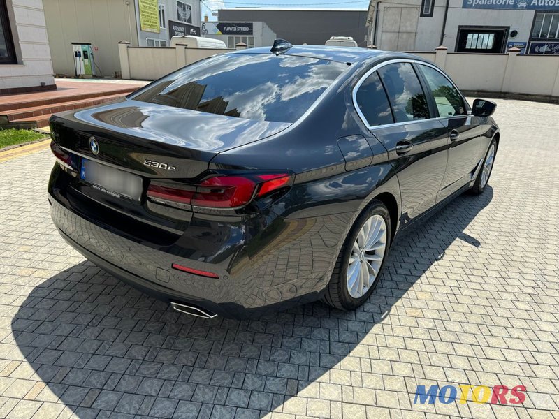 2020' BMW 5 Series photo #5