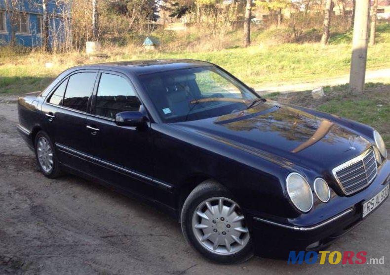2001' Mercedes-Benz E photo #1