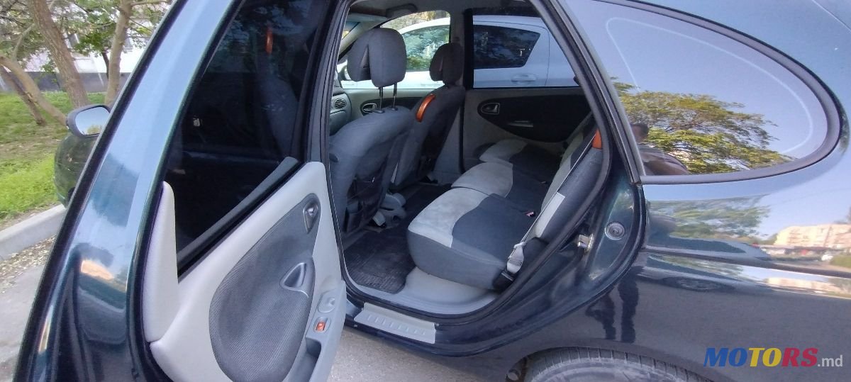 2003' Renault Scenic photo #6