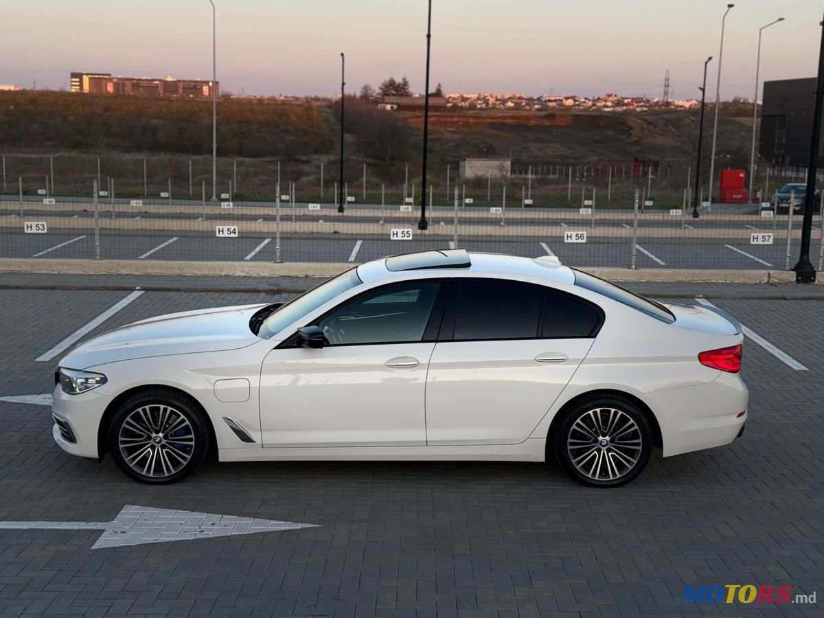 2018' BMW 5 Series photo #2