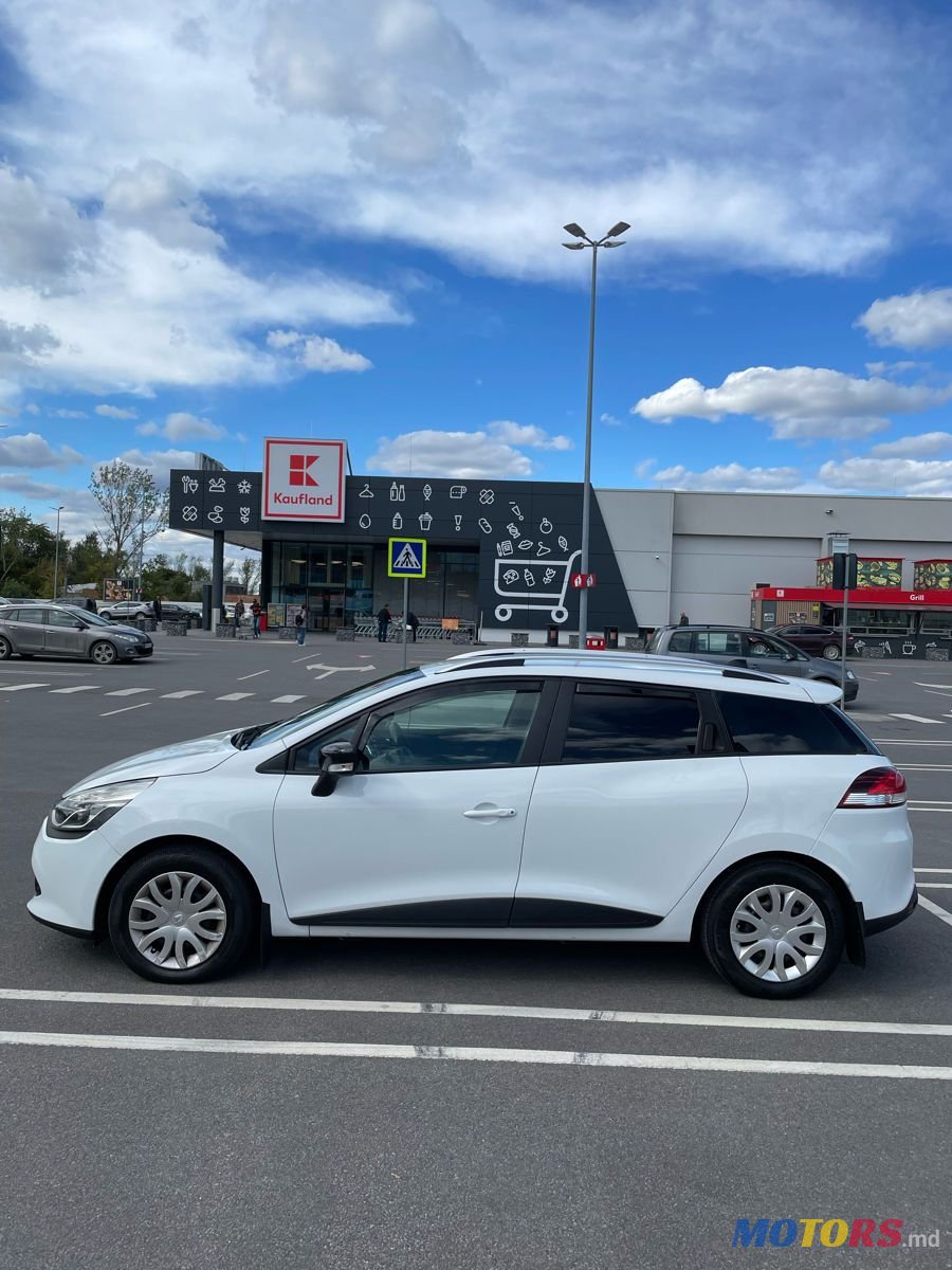 2013' Renault Clio photo #2