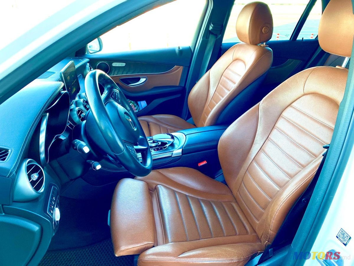 2017' Mercedes-Benz GLC photo #5