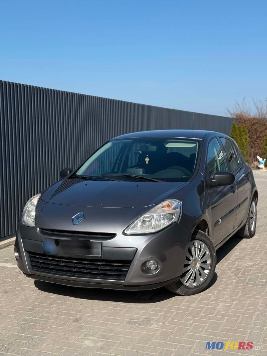 2013' Renault Clio photo #4