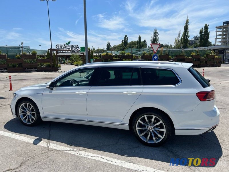 2020' Volkswagen Passat photo #3