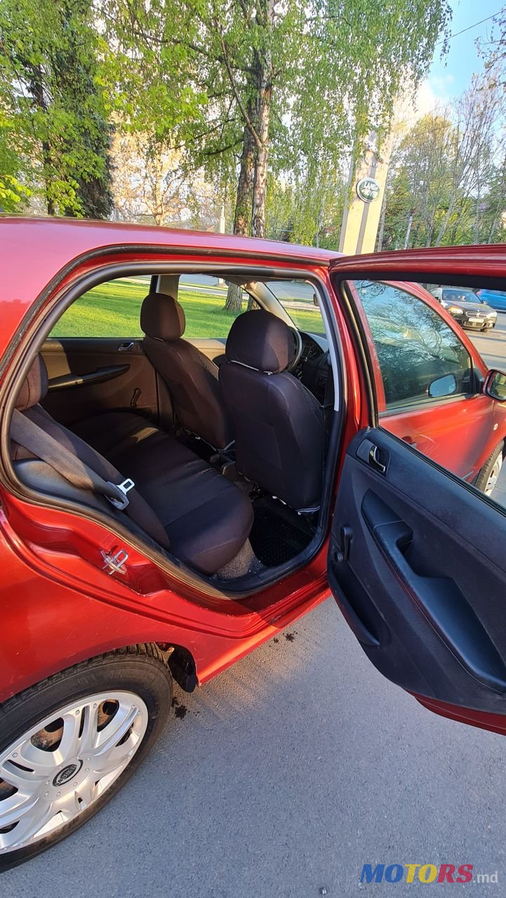 2004' Skoda Fabia photo #6