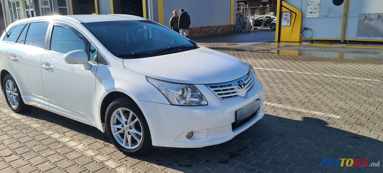 2011' Toyota Avensis photo #1