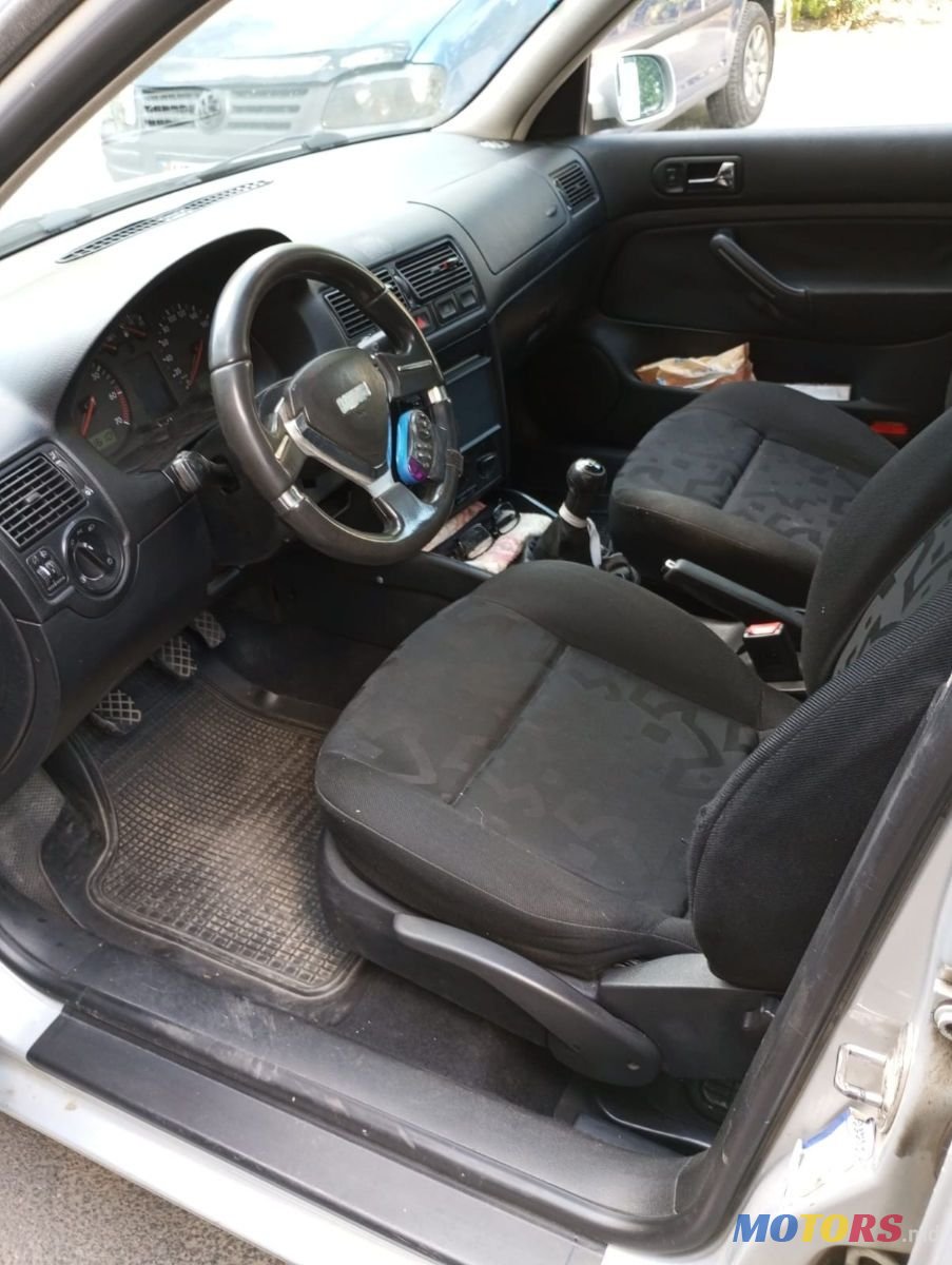 2000' Volkswagen Golf photo #6