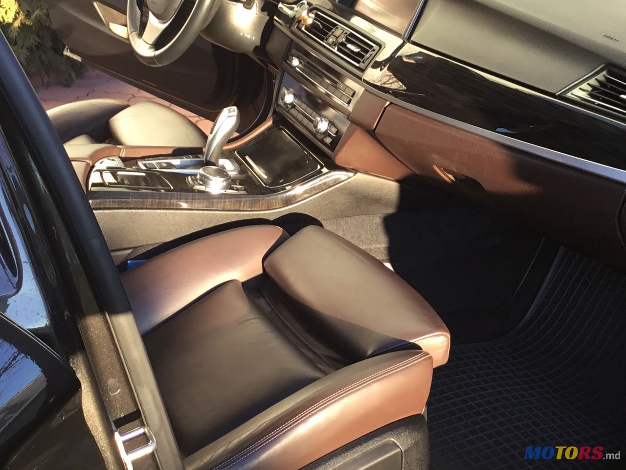 2015' BMW 5 Series photo #4