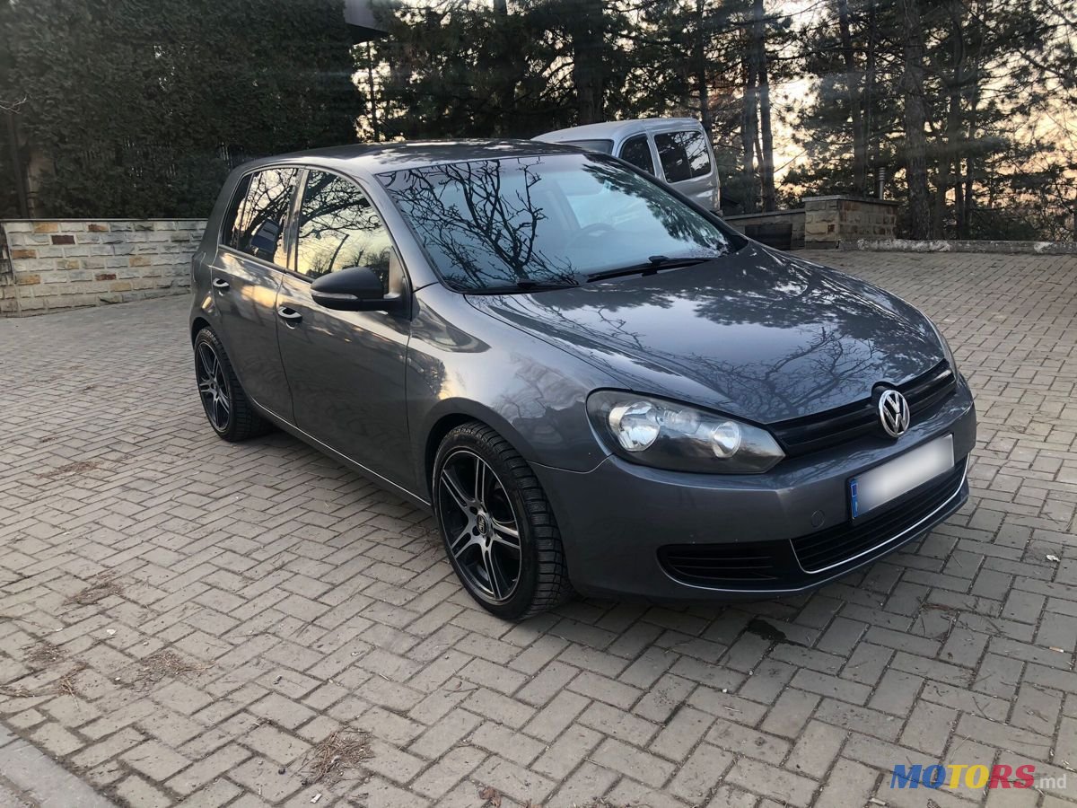 2009' Volkswagen Golf photo #1