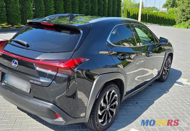 2019' Lexus UX photo #4