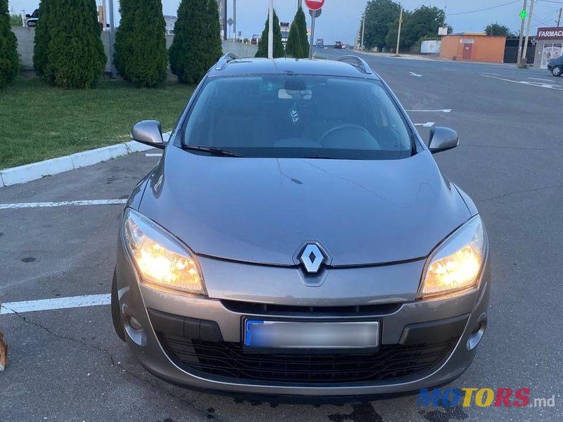 2012' Renault Megane photo #6