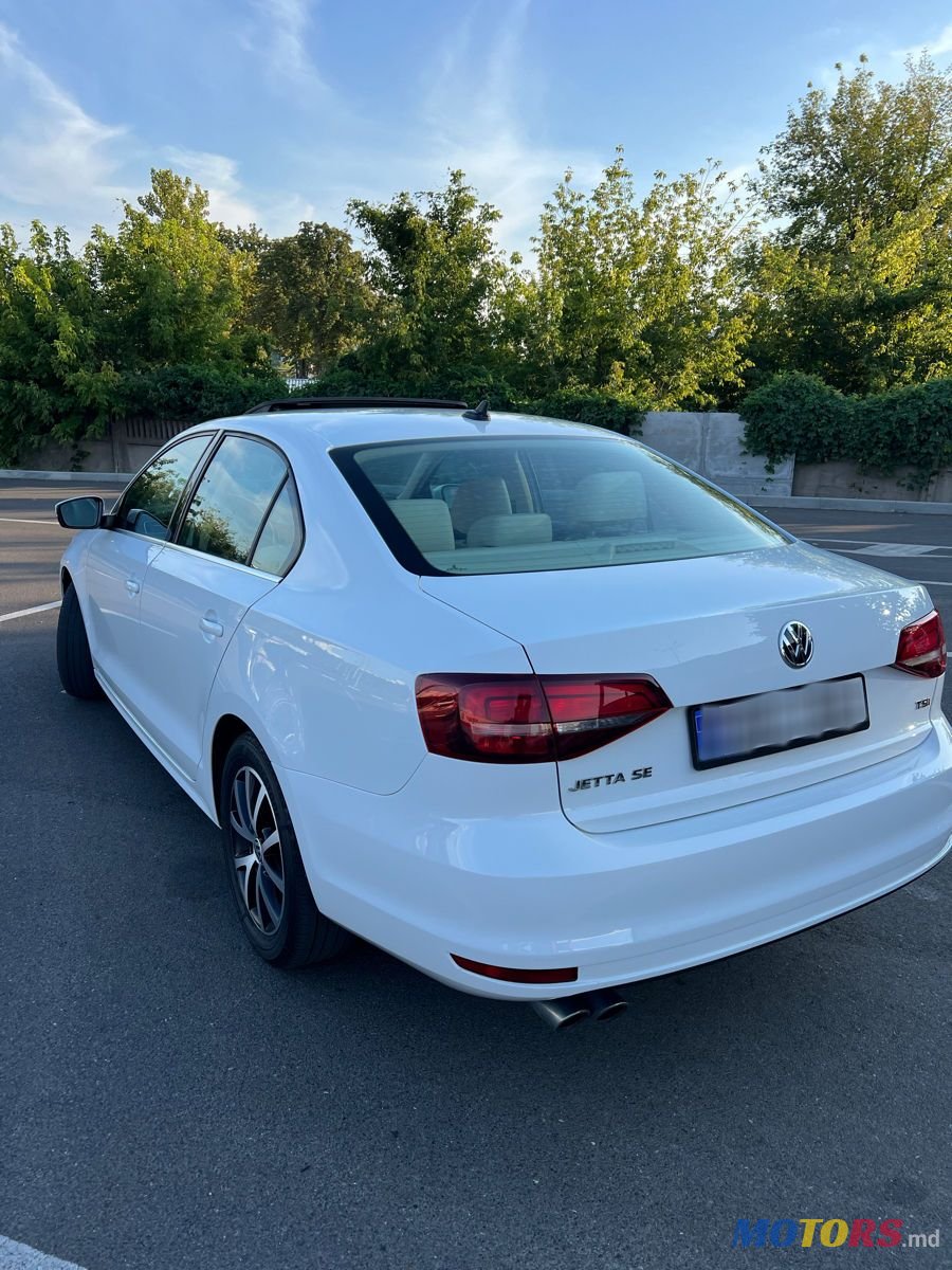 2017' Volkswagen Jetta photo #3