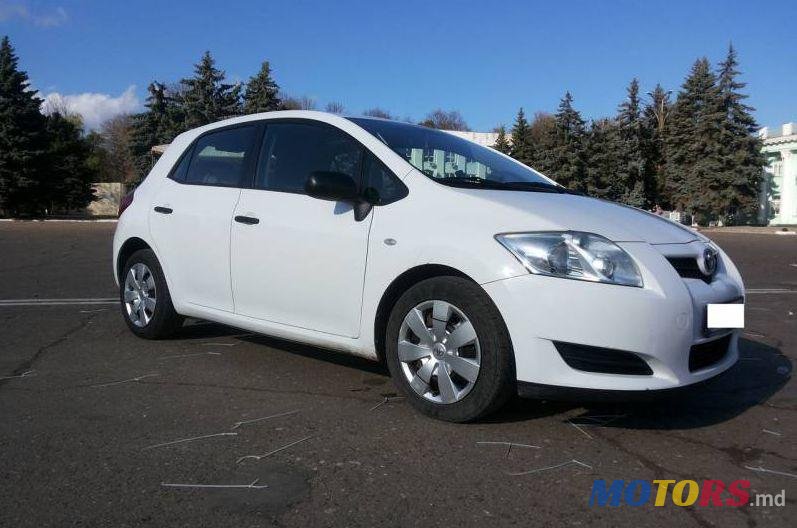 2007' Toyota Auris photo #2