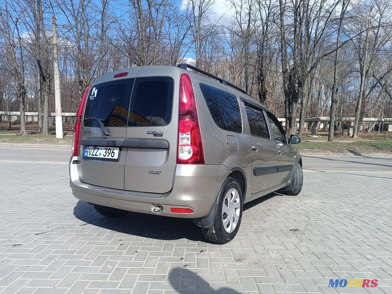 2009' Dacia Logan Mcv photo #3