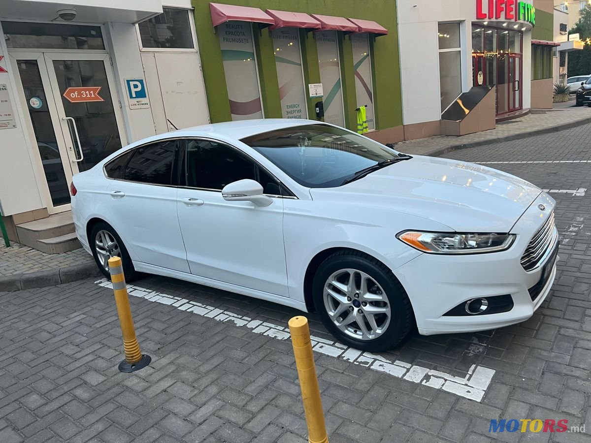 2013' Ford Fusion photo #2