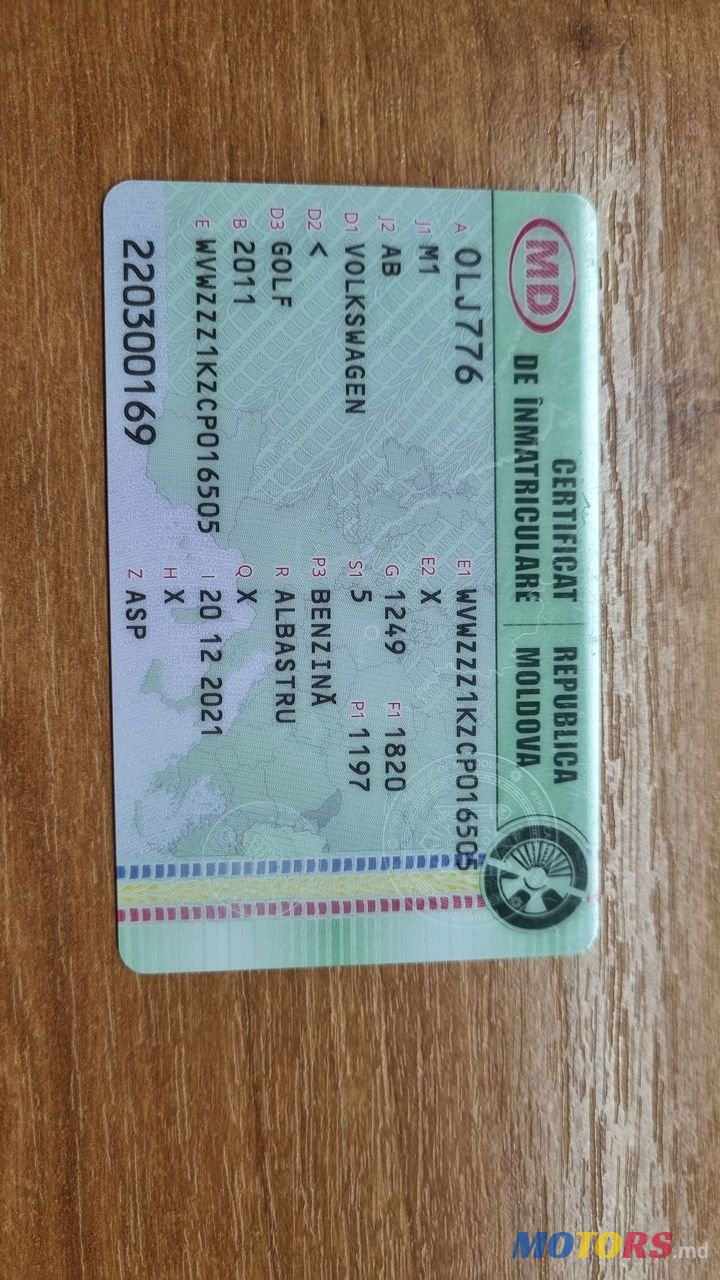 2011' Volkswagen Golf photo #5