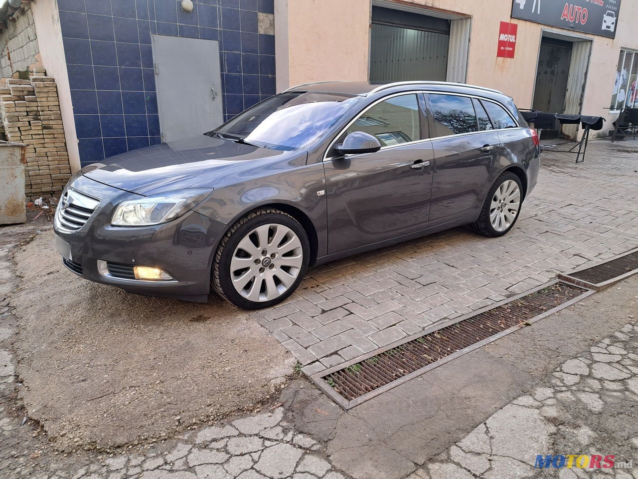 2010' Opel Insignia photo #3