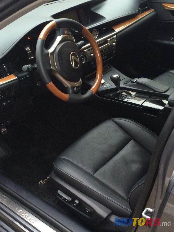 2013' Lexus ES 250 photo #5