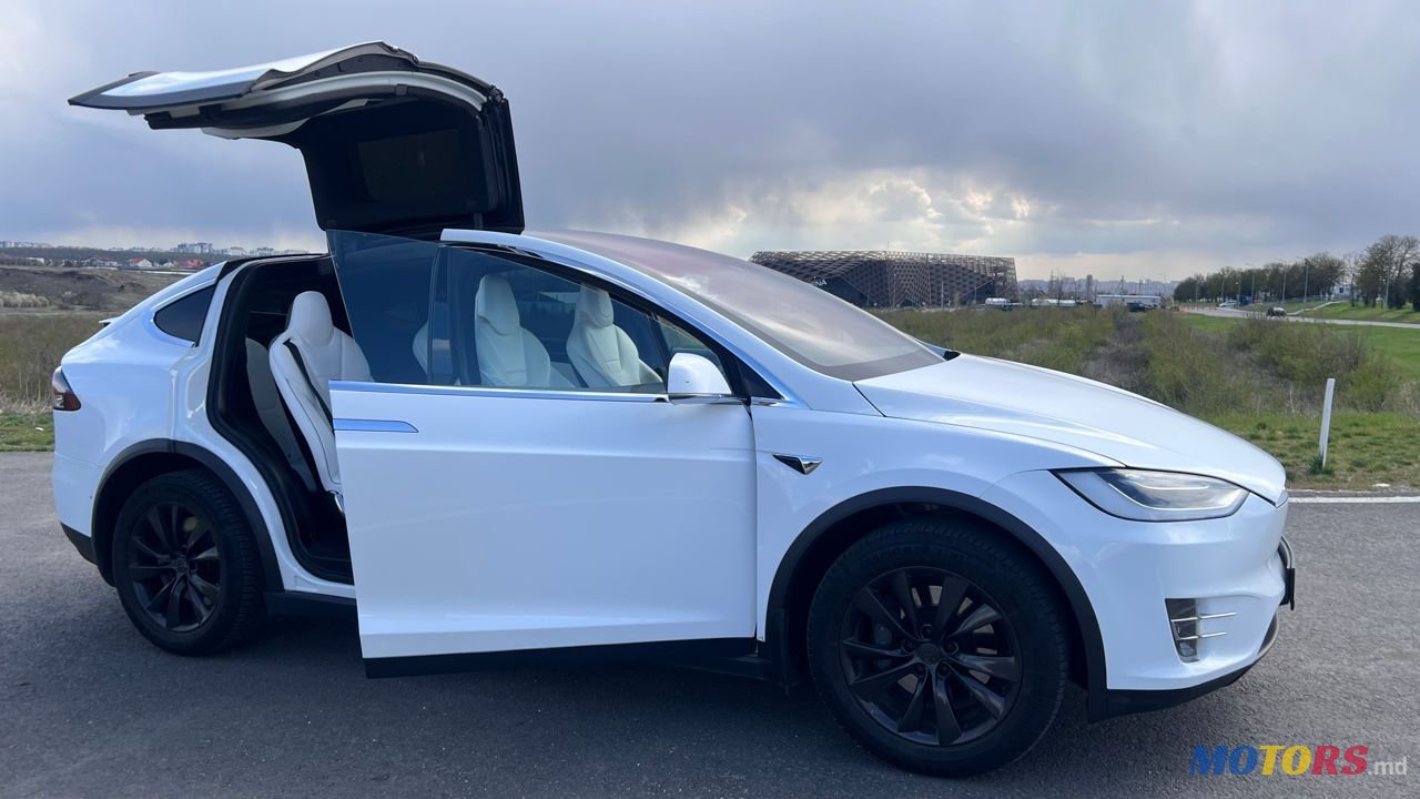 2016' Tesla Model X photo #3