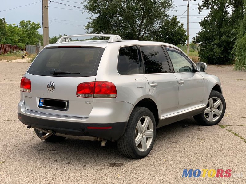 2005' Volkswagen Touareg photo #4