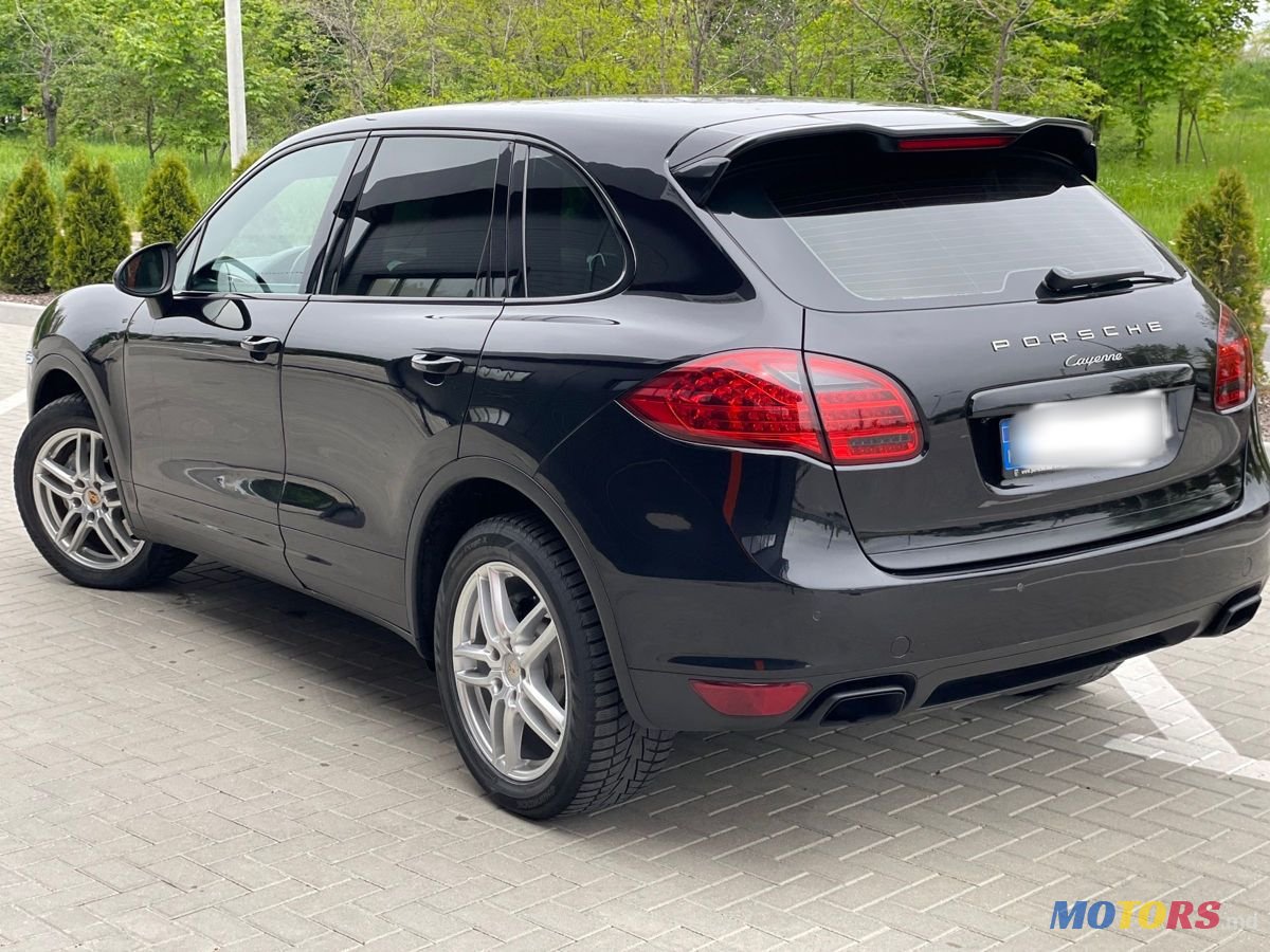 2011' Porsche Cayenne photo #5