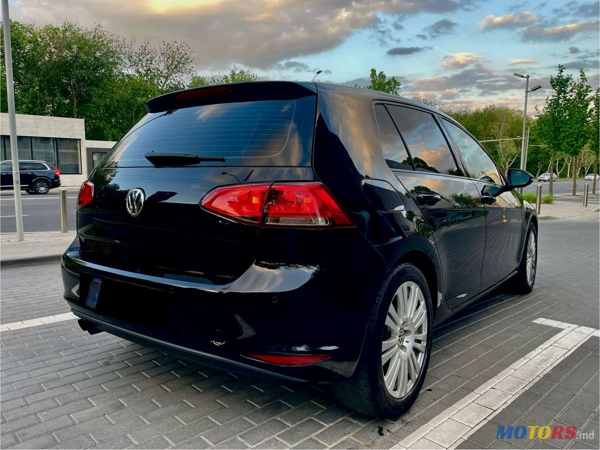 2013' Volkswagen Golf photo #4