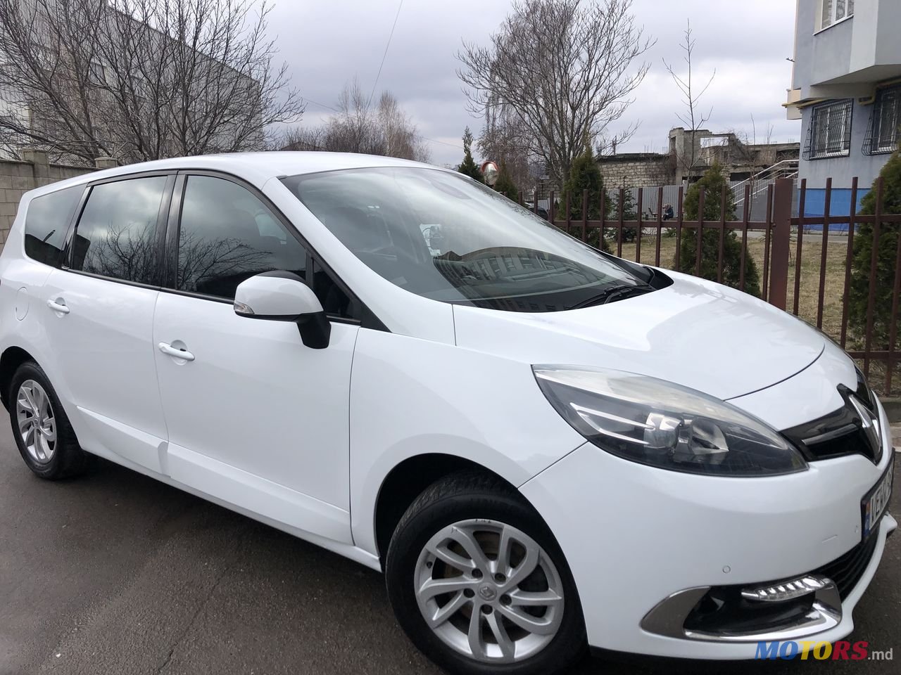2015' Renault Grand Scenic photo #1