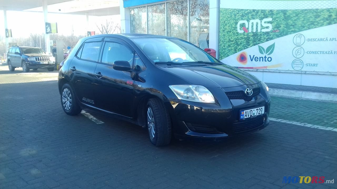 2009' Toyota Auris photo #2