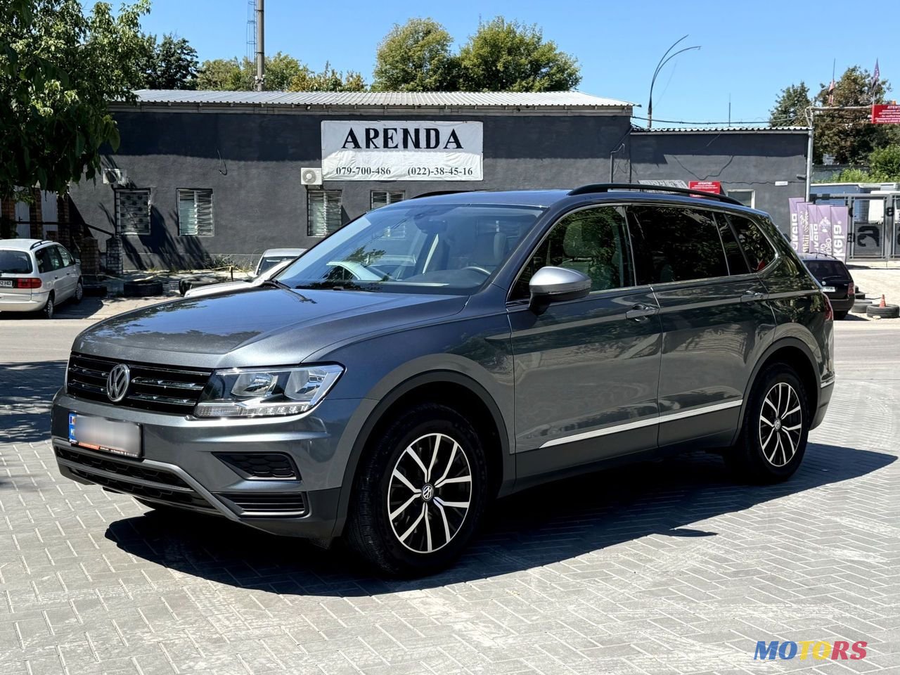 2020' Volkswagen Tiguan photo #1