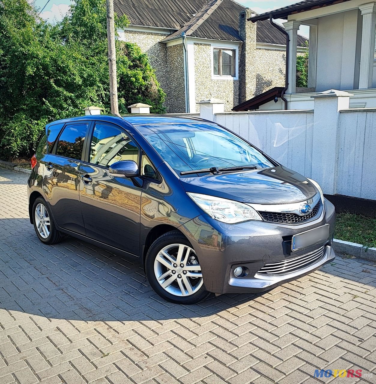 2011' Subaru Trezia photo #1