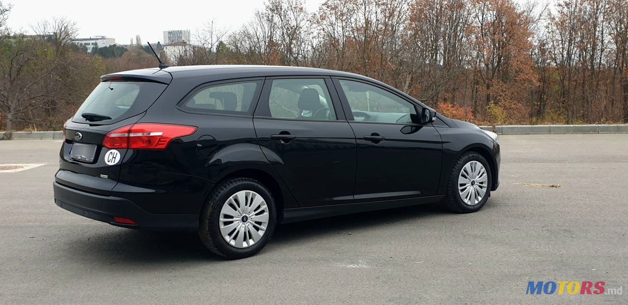 2017' Ford Focus photo #5