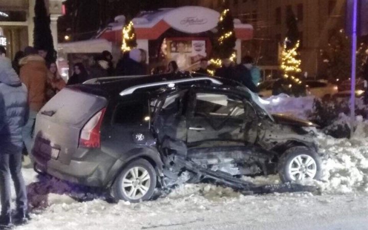 Серьезная авария в центре Кишинева: есть пострадавшие