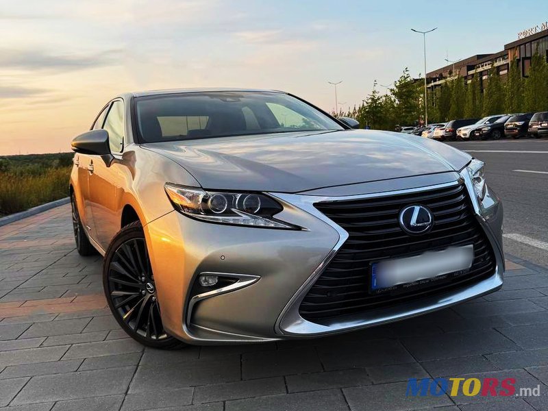 2015' Lexus Es Series photo #1