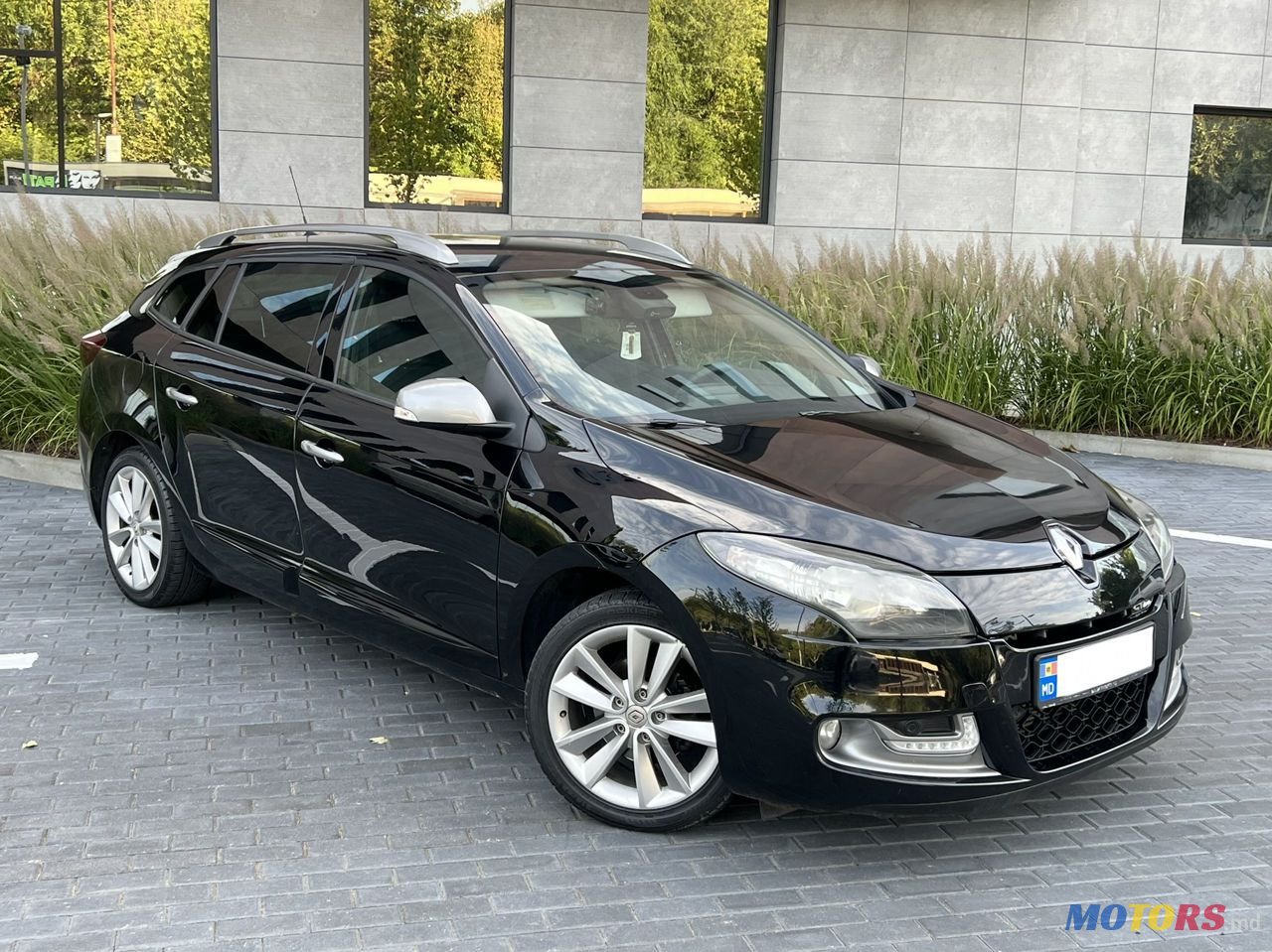 2012' Renault Megane photo #2