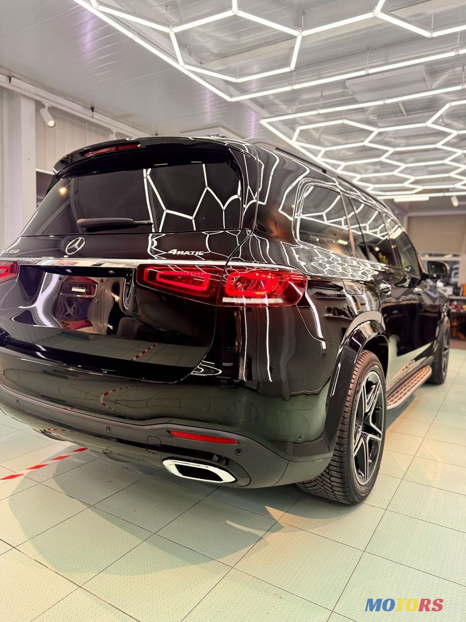 2024' Mercedes-Benz Gls-Class photo #3