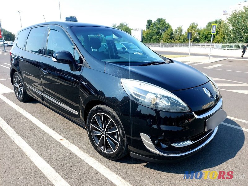 2012' Renault Grand Scenic photo #1