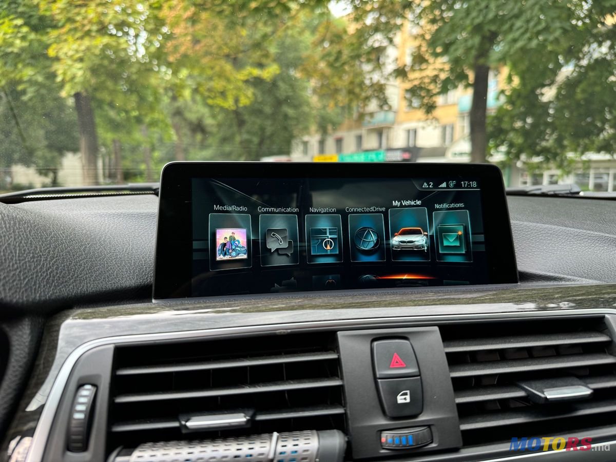 2016' BMW 3 Series photo #6